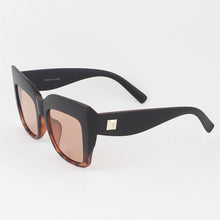 Load image into Gallery viewer, Bulky Matte Cateye Sunglasses
