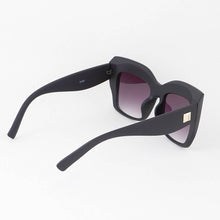 Load image into Gallery viewer, Bulky Matte Cateye Sunglasses
