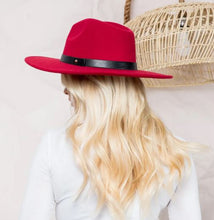 Load image into Gallery viewer, Felt Wide Brim Hat w/LeatherStrap
